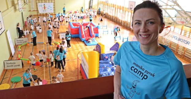 Osiem miejscowości, blisko dwa tysiące uczestników i mnóstwo sportowych wyzwań – ruszyła kolejna edycja Monika Pyrek Camp. Cykl zajęć rozpoczął się w środę w Bezrzeczu koło Szczecina. Do udziału zaproszone są dzieci z klas 0-4 szkół podstawowych, w tym uczestnicy programów „Aktywna Szkoła” i „Mały Mistrz”.