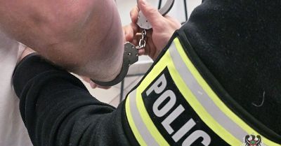 Cztery osoby poszukiwane zatrzymane, znaleziono narkotyki